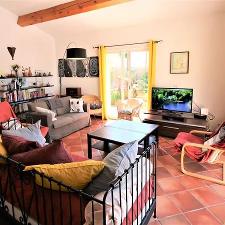 Hyeres-charmante Piscine 5mn Plages Parking-wifi Willa